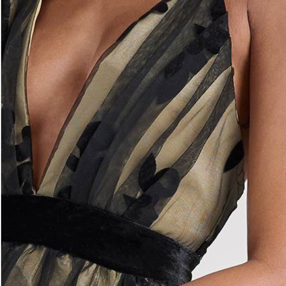 Velvet Floral Midi Dress Size S  Brand New - Picture 3 of 7